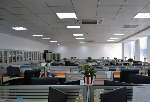 昆電工電纜取得電纜縱包放帶裝置專利，四組電纜外包帶包裹在電纜外壁上:電纜
